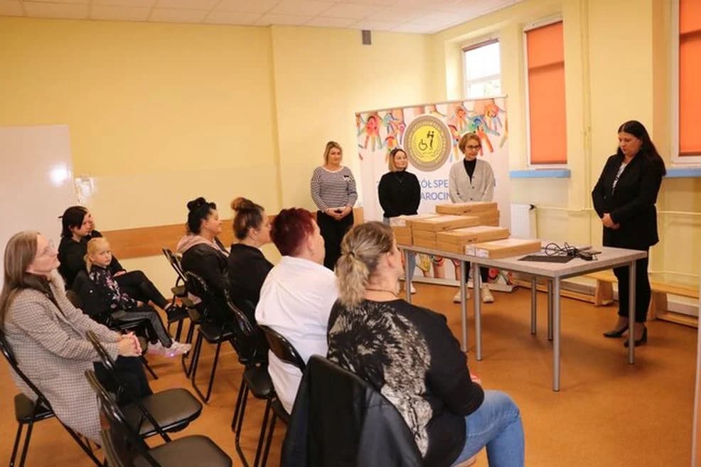 Laptopy dla uczniów  Zespołu Szkół Specjalnych w Jarocinie — zdjęcie 2 z 4