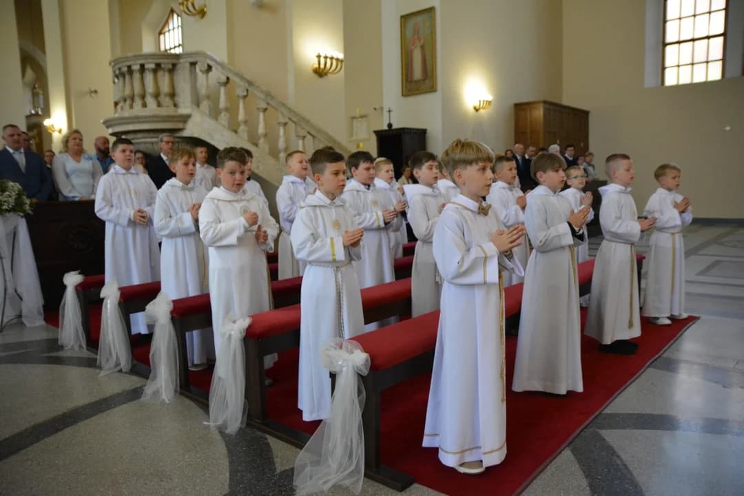 Pierwsza Komunia Święta w parafii Chrystusa Króla w Jarocinie. Zobacz zdjęcia