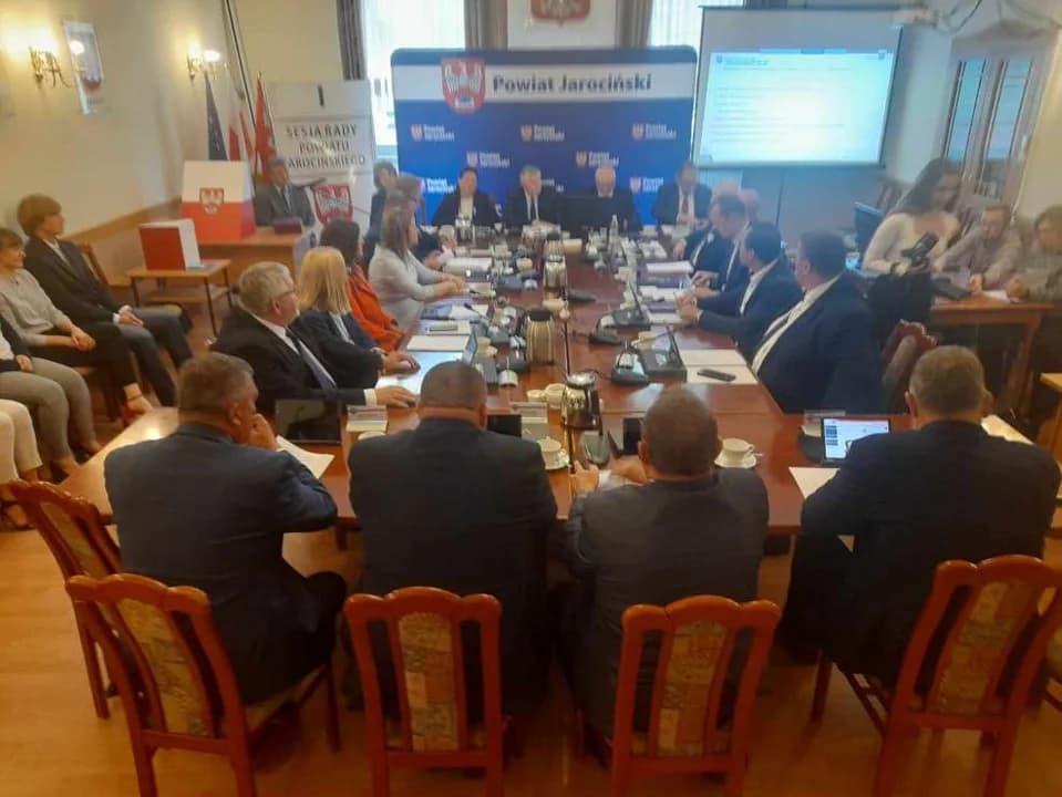 Pierwsza sesja Rady Powiatu Jarocińskiego VII kadencji — zdjęcie 4 z 72