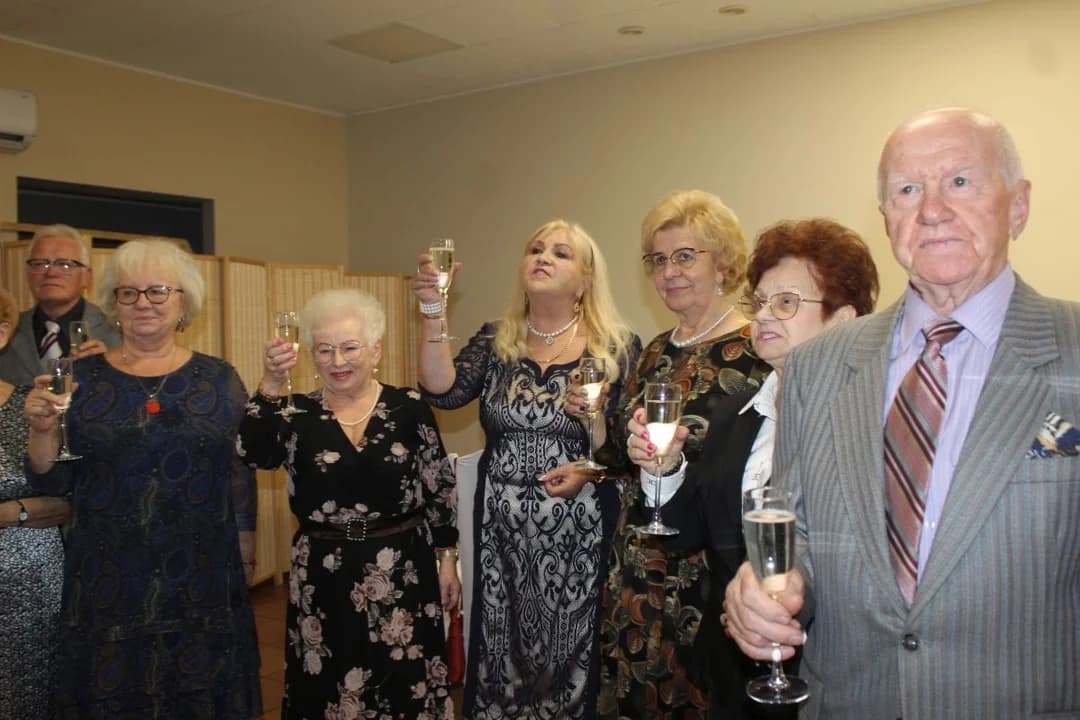 "Zawsze Młodzi" z Jarocina świętowali na zabawie podwójny jubileusz [ZDJĘCIA] — zdjęcie 4 z 119