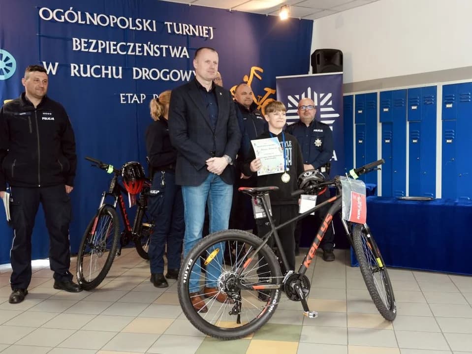 Powiatowy etap Ogólnopolskiego Turnieju Bezpieczeństwa w Ruchu Drogowym — zdjęcie 6 z 10