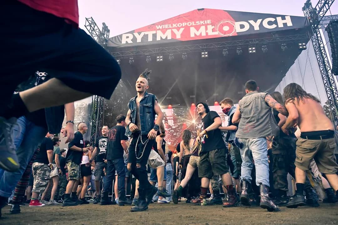 Trwa finał Wielkopolskich Rytmów Młodych w jarocińskim amfiteatrze [ZDJĘCIA]