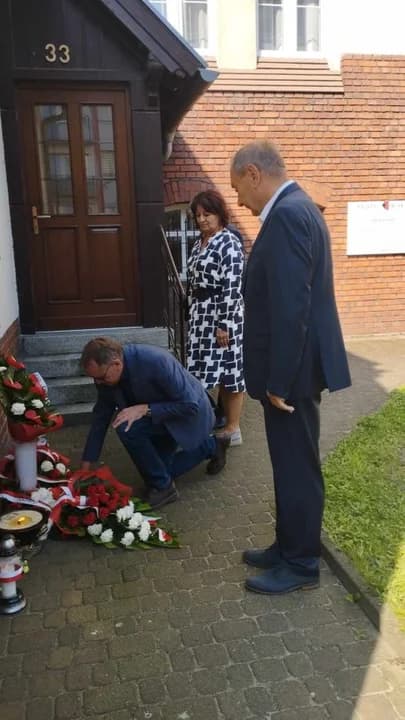 80 lat temu wybuchło Powstanie Warszawskie. W Jarocinie uczczono rocznicę już rano [ZDJĘCIA] — zdjęcie 3 z 8