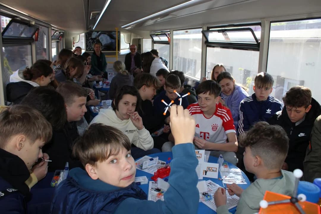 "Być jak Ignacy" - projekt edukacyjny Fundacji PGNiG w Niepublicznej Szkole Podstawowej im. T. Kościuszki w Jarocinie — zdjęcie 2 z 44