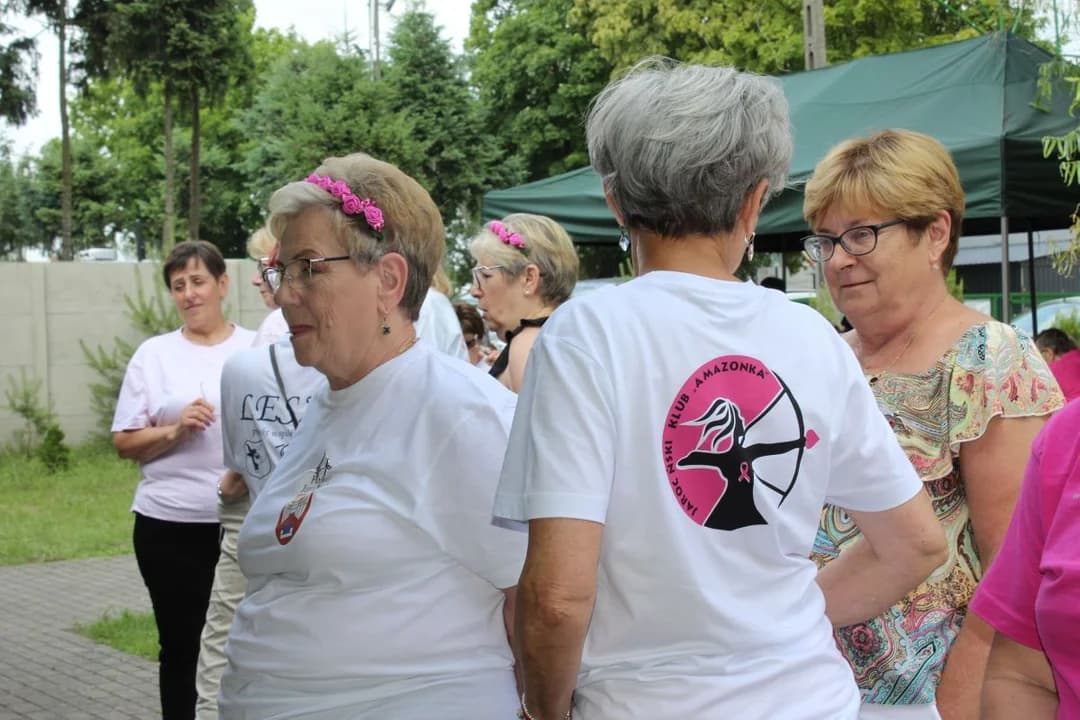 Amazonki z Wielkopolski rozprawiły się z rakiem na strzelnicy w Jarocinie — zdjęcie 2 z 194