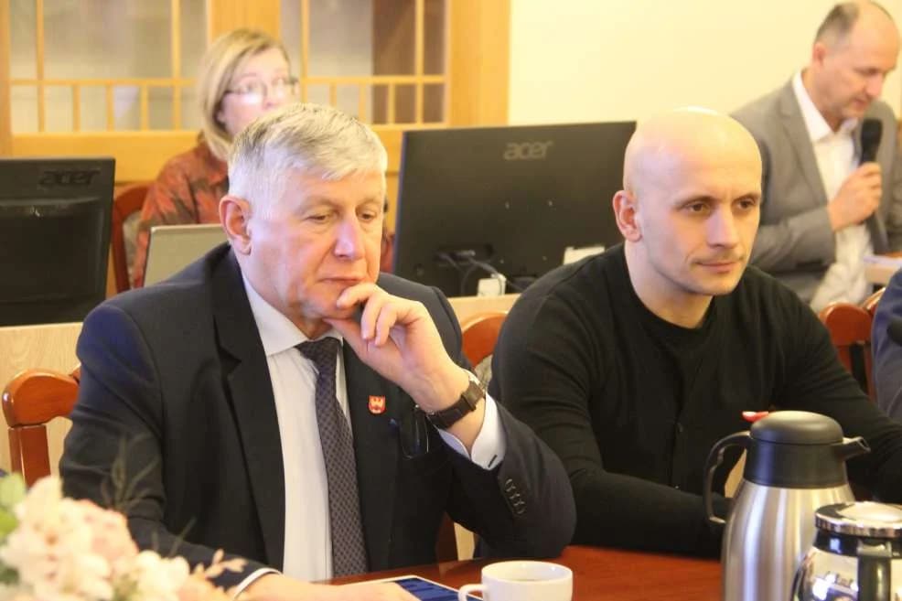 Ślubowanie n owej radnej Rady Powiatu Jarocińskiego — zdjęcie 4 z 16