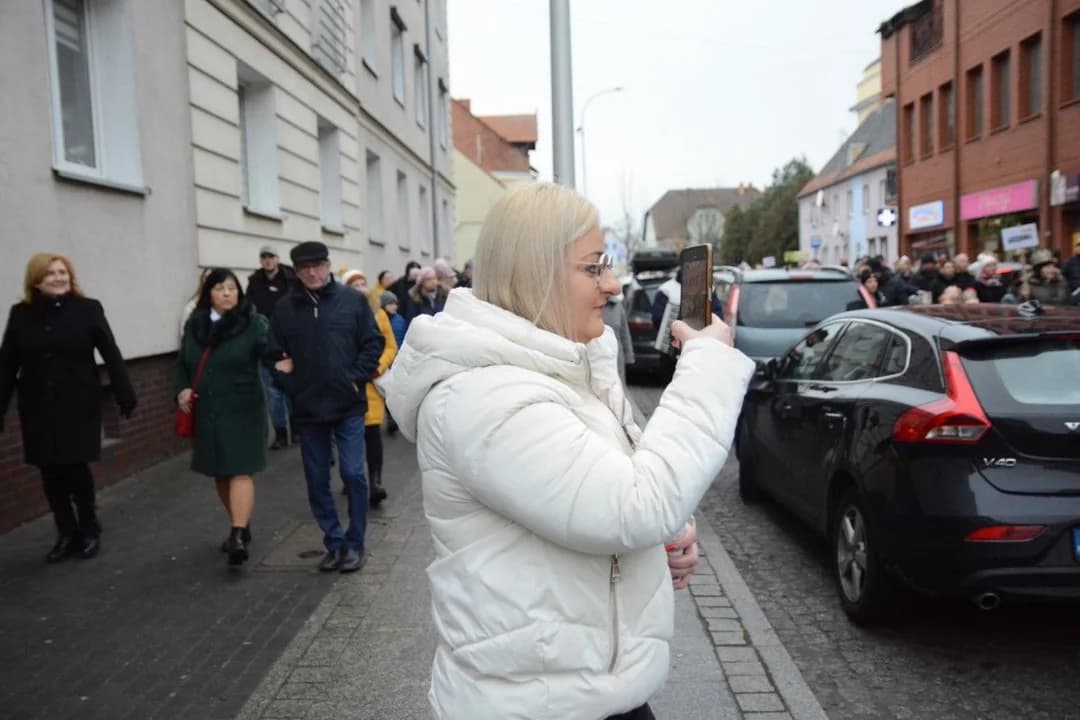 14. Jarocińskie Kolędowanie z Orszakiem Trzech Króli. Najwięcej było przedszkolaków  [ZDJĘCIA]