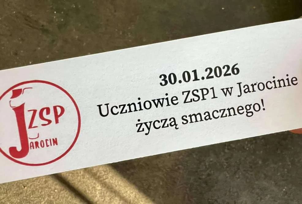 Jedzenie ze studniówki ZSP nr 1 w Jarocinie trafiło do lodówki społecznej — zdjęcie 5 z 5