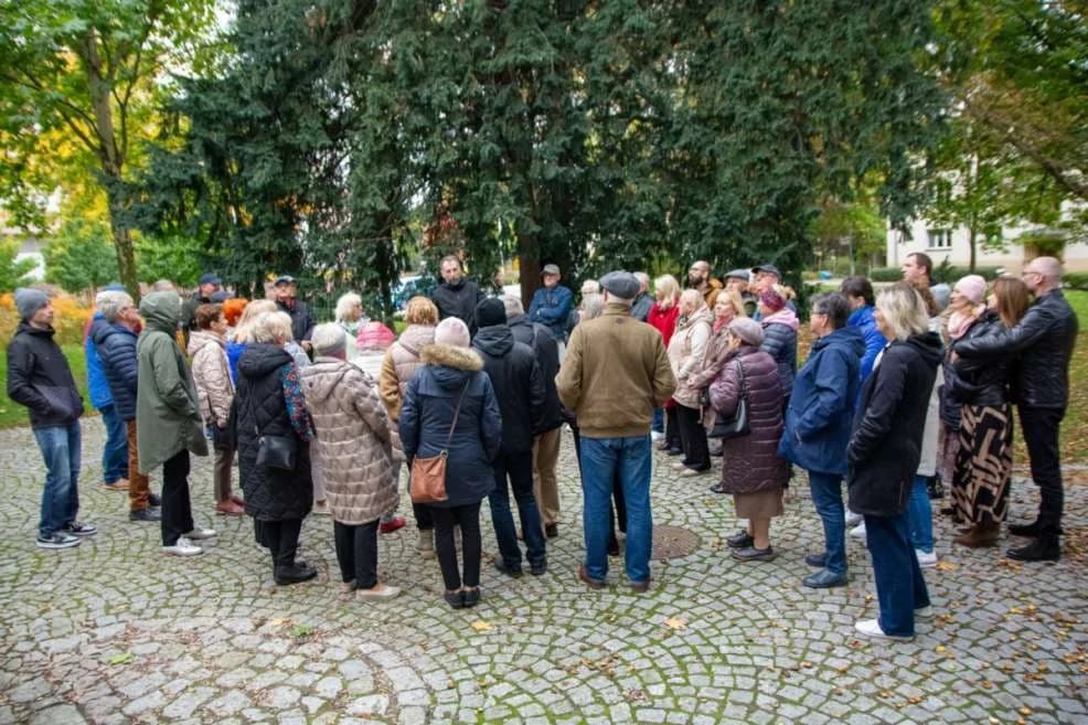 Spacer historyczny „Śladami parkowych zabytków” w Jarocinie — zdjęcie 5 z 35