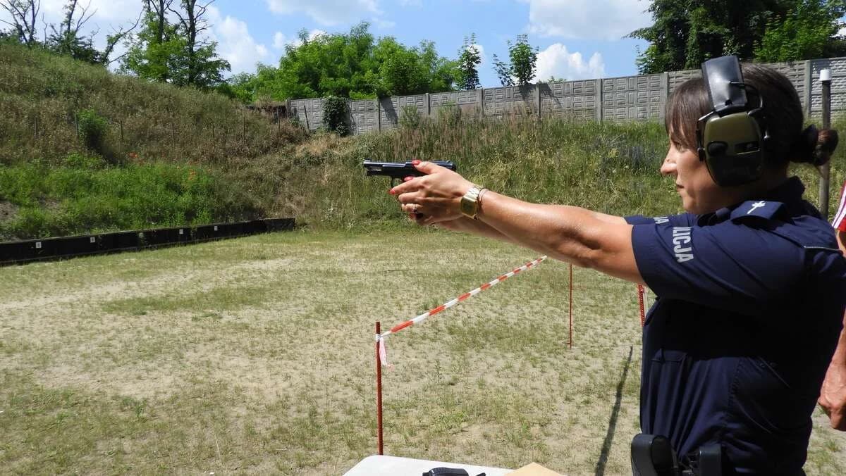 Mł. asp. Erykę Furmankiewicz z Rewiru Dzielnicowych Komendy Powiatowej Policji w Jarocinie. — zdjęcie 3 z 3