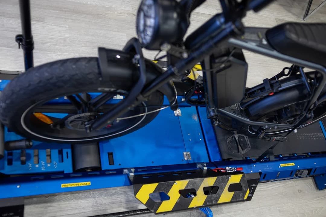 Mobilna hamownia do elektrycznych hulajnóg i rowerów — zdjęcie 1 z 6