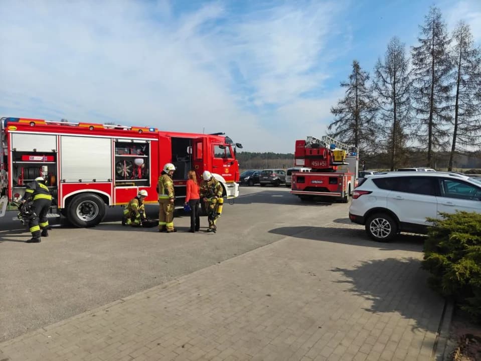 Ćwiczenia strażackie w SP w Dobieszczyźnie