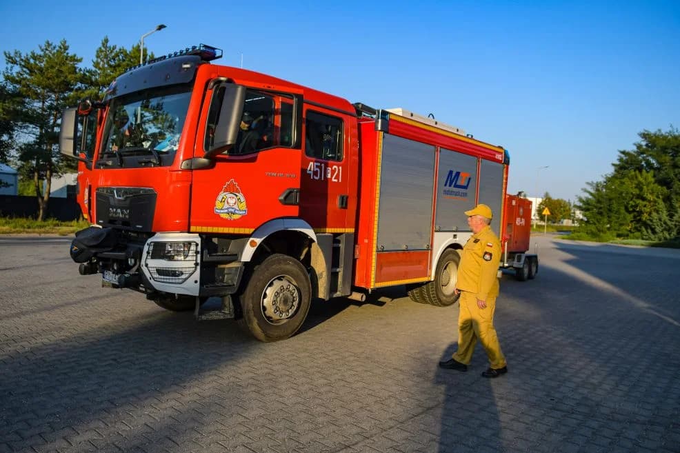 Do Jarocina wrócili strażacy, którzy tydzień temu pojechali ratować i pomagać powodzianom [ZDJĘCIA] — zdjęcie 5 z 41