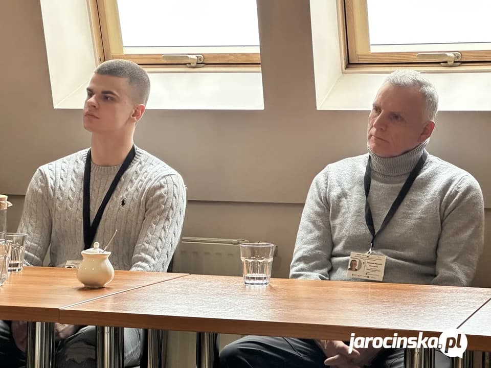 Złota rączka i taksówka dla seniorów w Jarocinie. Jak pozyskać wsparcie? Zamówić pomoc? — zdjęcie 6 z 7