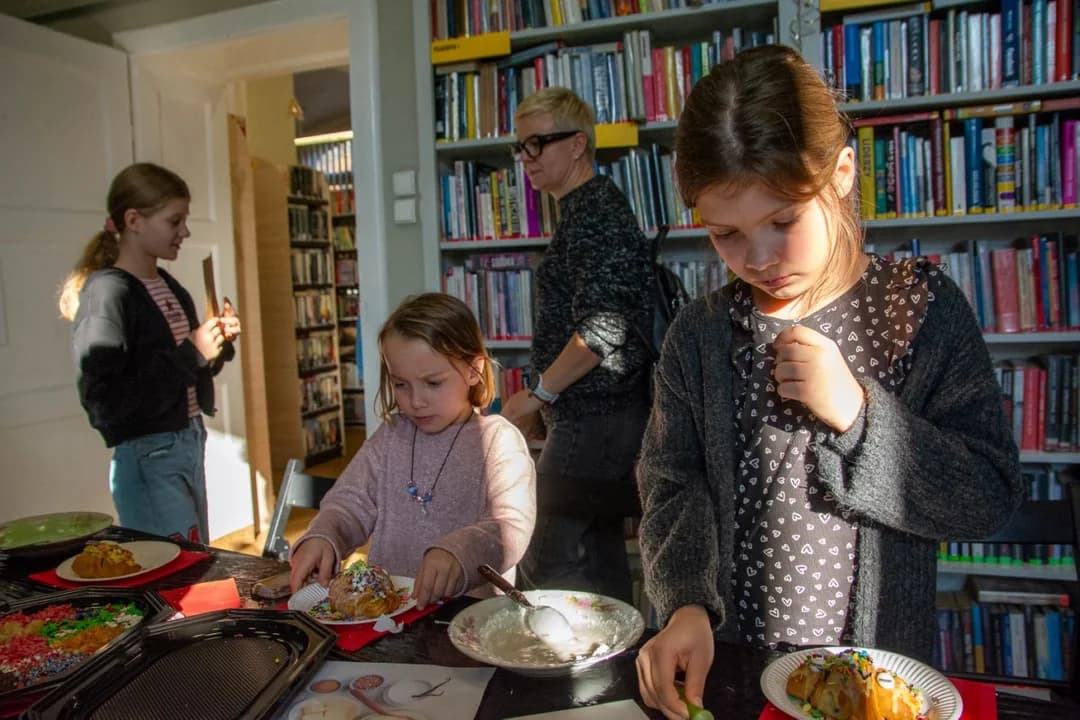 Rodzinne zdobienie rogali w Pałacu Radolińskich