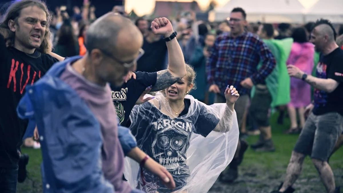 Tak bawiliście w błocie i deszczu podczas pierwszego dnia Jarocin Festiwal 2026