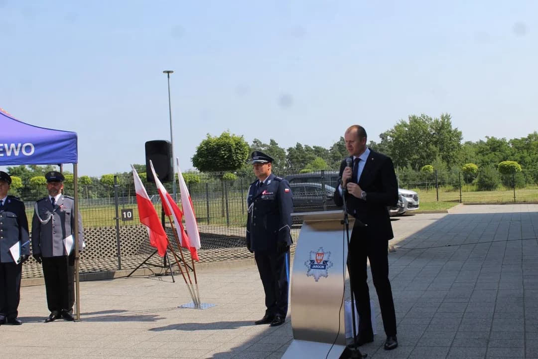 Święto Policji w Jarocinie. Policjanci odebrali awanse, padła ważna zapowiedź na 2027 rok