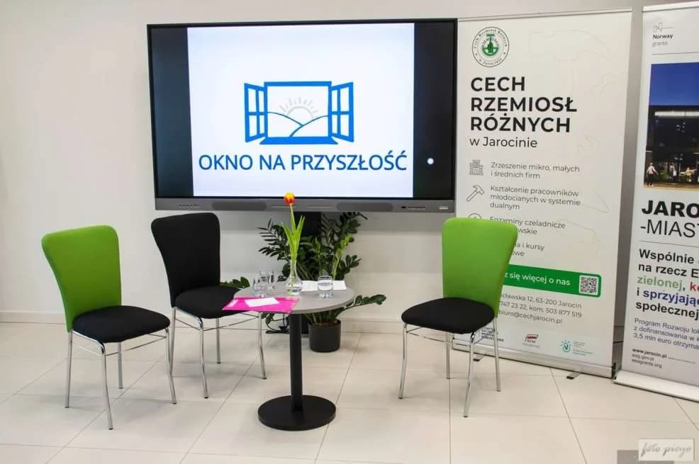 Jarociński licealistki otworzyły „Okno na przyszłość”. Pomagają rówieśnikom [ZDJĘCIA]