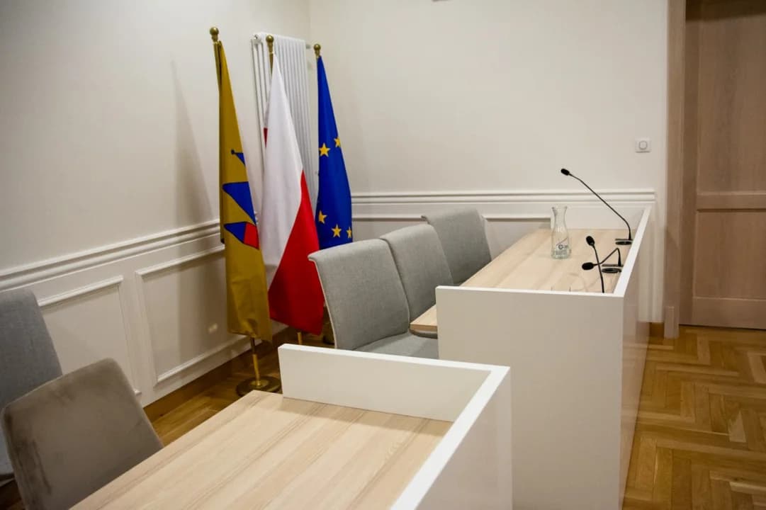 Jarocińscy radni podnieśli wynagrodzenie burmistrza. Ile będzie teraz zarabiała Urszula Wyremblewska-Korzyniewska? [ZDJĘCIA SONDA]