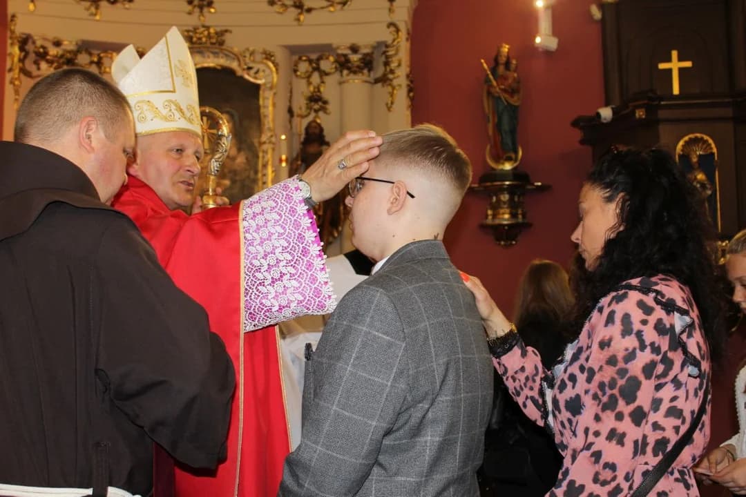 Bierzmowanie w diecezji kaliskiej na nowych zasadach i z większym zaangażowaniem rodziców