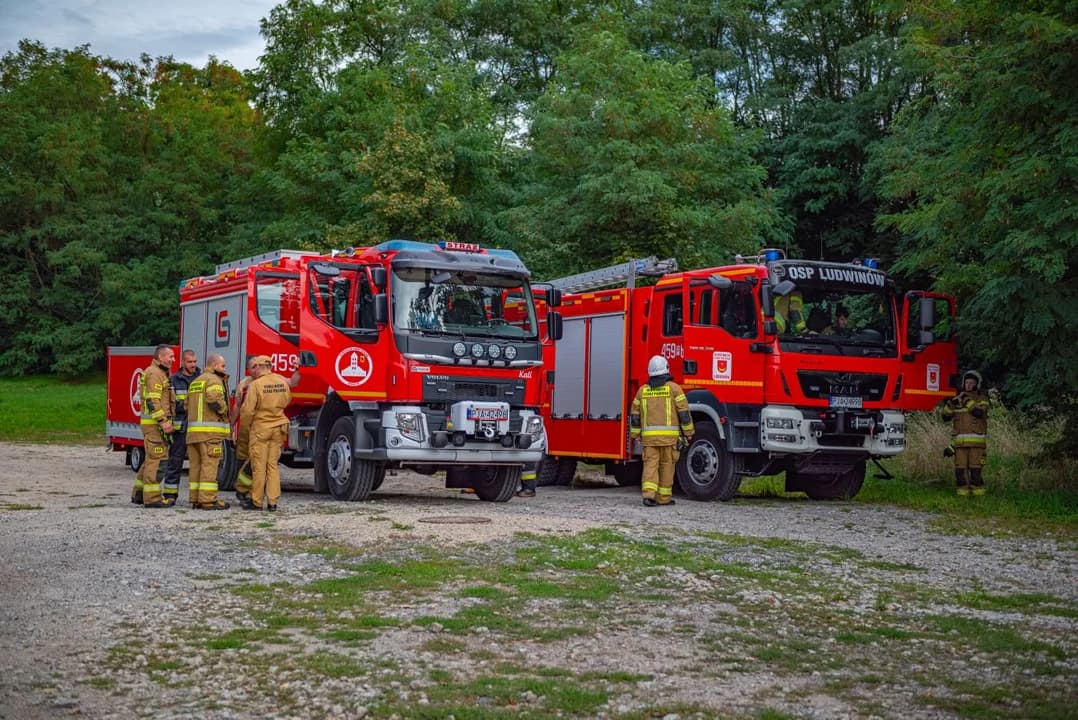 Strażacy ćwiczyli pompowanie 8000 l/min i walkę z powodzią [ZDJĘCIA] — zdjęcie 2 z 101