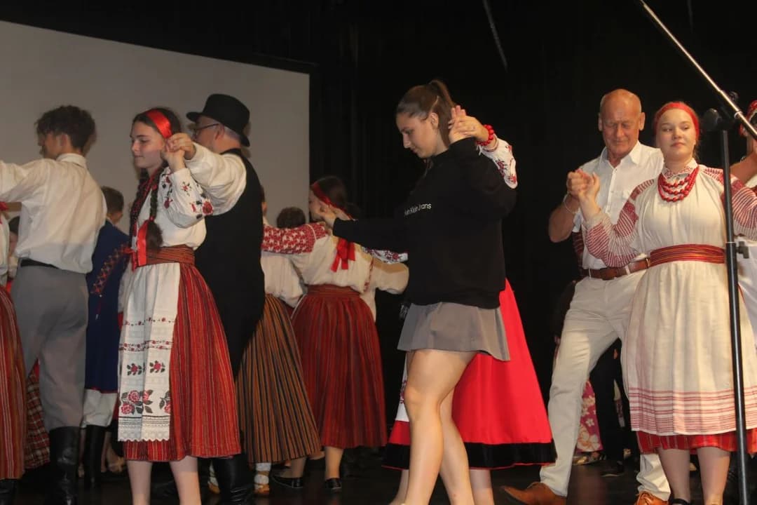 Zespoły z Macedonii, Ukrainy, Łotwy, Rumunii i Polski wystąpiły w Jarocinie [ZDJĘCIA] — zdjęcie 5 z 223