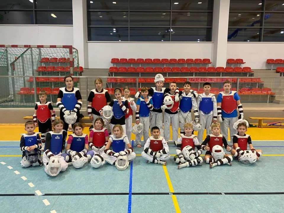 Aktywne ferie w UKS Taekwondo Jarocin. Zawodnicy pojechali w góry [ZDJĘCIA]