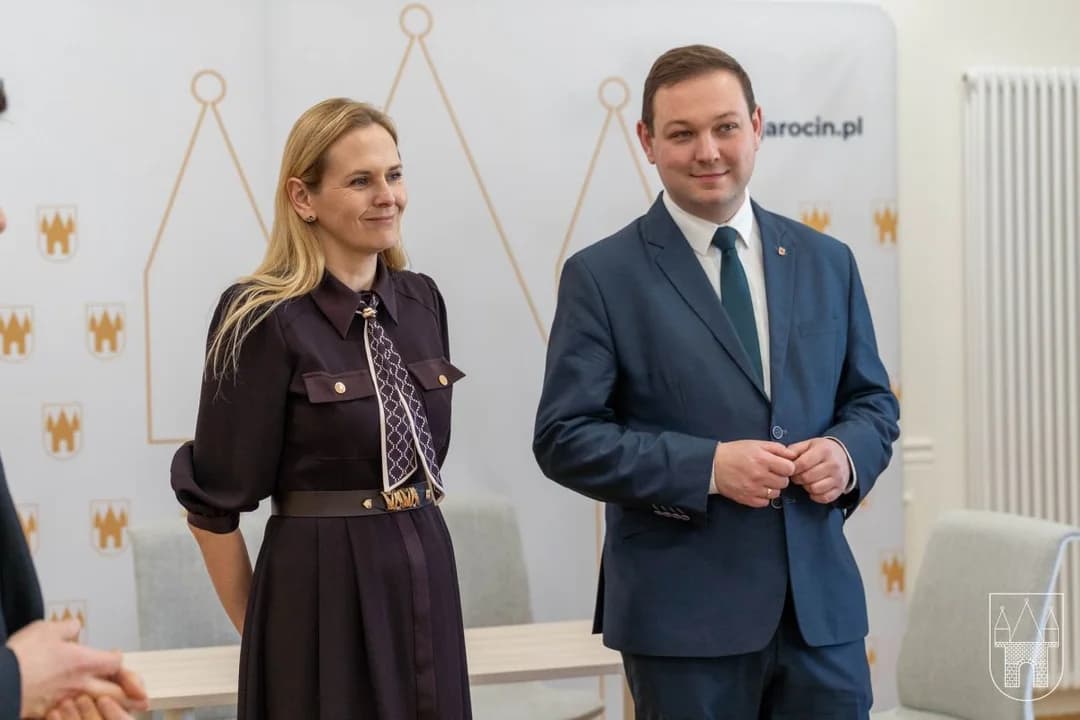 Dwa lata rządów - jaką ocenę dają burmistrzowi mieszkańcy, jaką radni? Jest piątka, ale i jedynka...