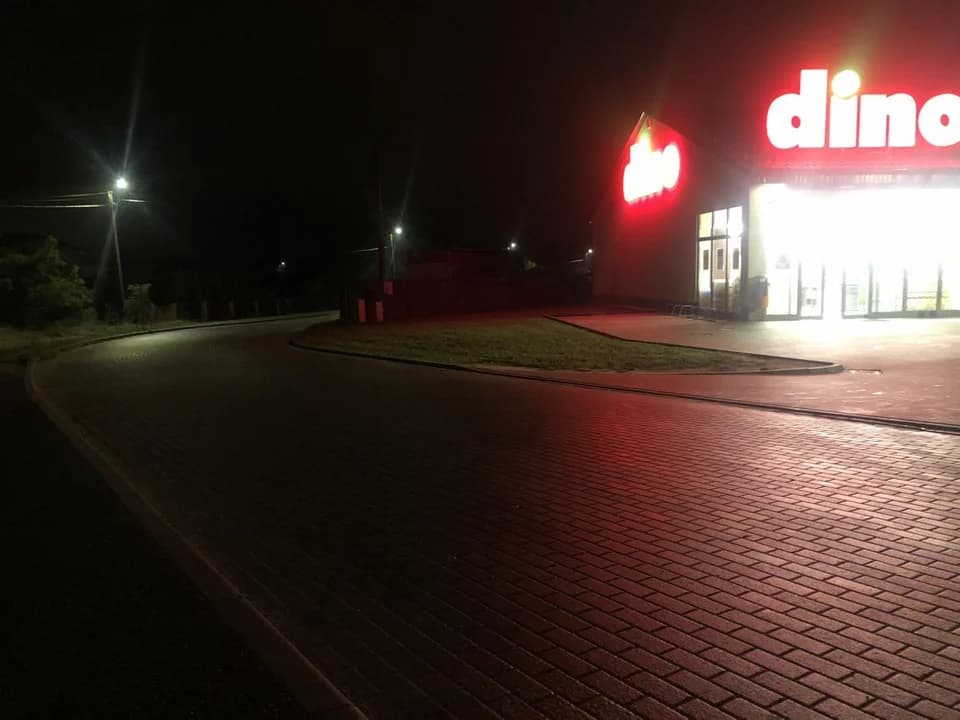 Piesi alarmują o zagrożeniu w okolicy jednego z marketów w Jarocinie — zdjęcie 2 z 11