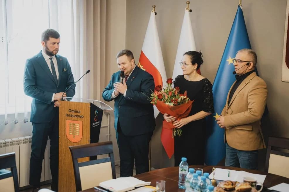 Burmistrz Jaraczewa podziękował za współpracę byłemu przewodniczącemu rady i wiceburmistrz