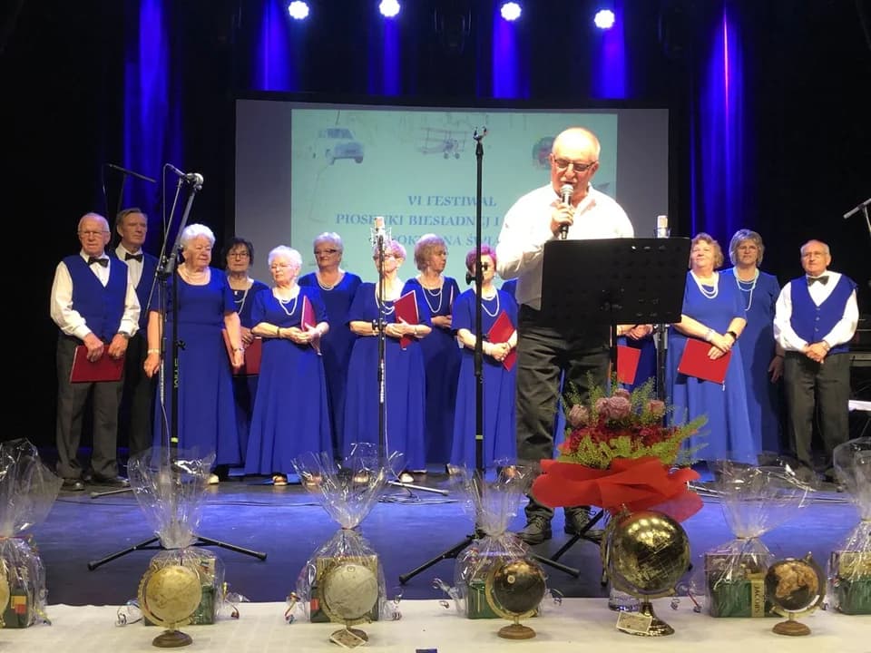 14 zespołów zaśpiewało na VI Festiwalu Piosenki Biesiadnej i Ludowej. Komu przyznano Grand Prix? [ZDJĘCIA] — zdjęcie 2 z 135