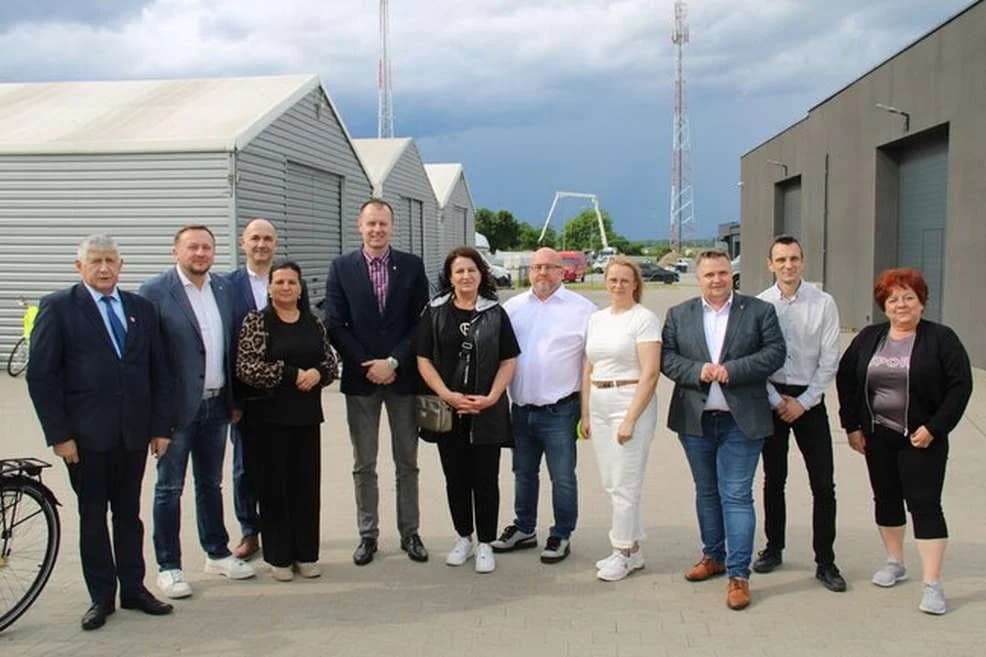 Otwarcie drogi Jaraczewo - Gola - Niedźwiady po przebudowie — zdjęcie 3 z 13