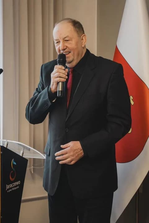 Burmistrz Jaraczewa podziękował za współpracę byłemu przewodniczącemu rady i wiceburmistrz