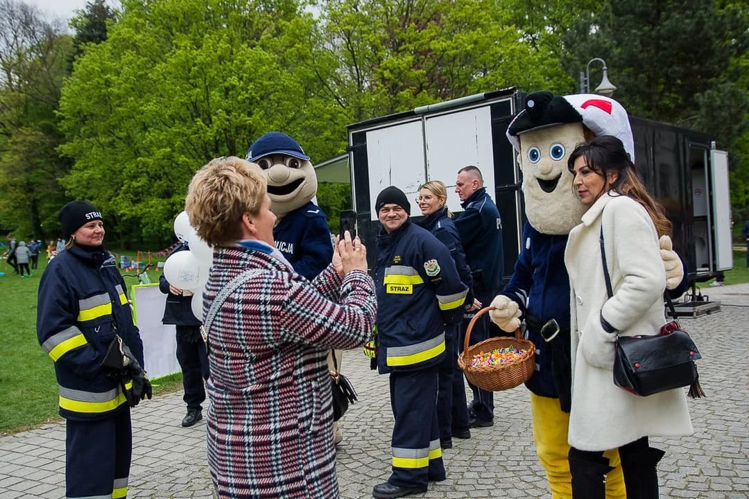 Festyn charytatywny dla Julii Banaszak z Jarocina i Michałka Jędrasiaka z Witaszyc — zdjęcie 2 z 107