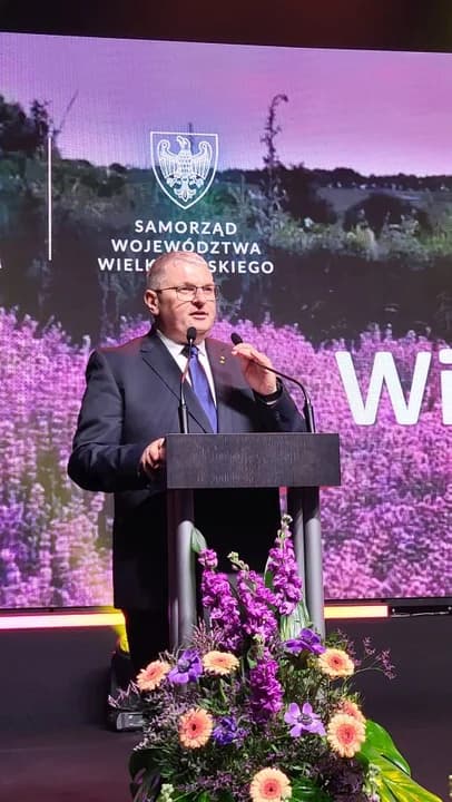 Rocznie produkują 1,8 mln brojlerów. Właściciele gospodarstwa w Kruczynie - Wielkopolskimi Rolnikami Roku 2024. Nominacja dla pszczelarza z Jarocina [ZDJĘCIA]