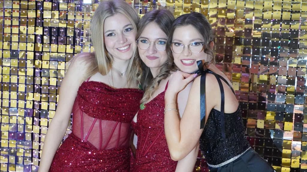 W sobotę, 14 lutego restauracji Baks w Pleszewie odbyła się studniówka uczniów ZSCKU w Marszewie. Wraz z nimi bawili się nauczyciele, dyrekcja i rodzice