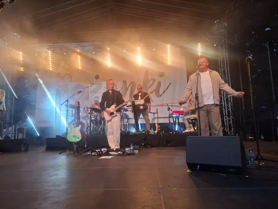 Tłumy na koncercie Sound'n'Grace w Wilkowyi. Klimatyczne, ale i dynamiczne utwory dla dożynkowych gości [ZDJĘCIA] — zdjęcie 6 z 54