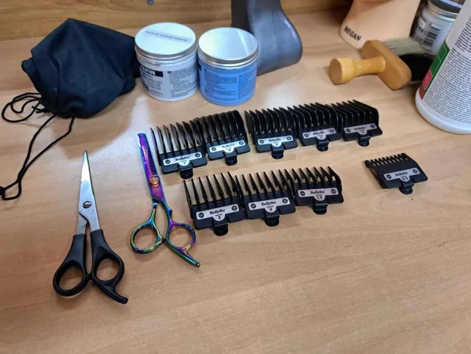 Dzień Chłopaka w pracowni fryzjerskiej ZSP nr 2 w Jarocinie — zdjęcie 2 z 10