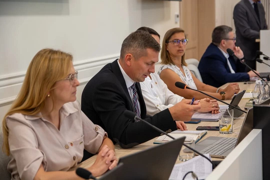 IV Sesja Rady Miejskiej w Jarocinie. Są nowi radni. Ten szczegół przykuwa uwagę