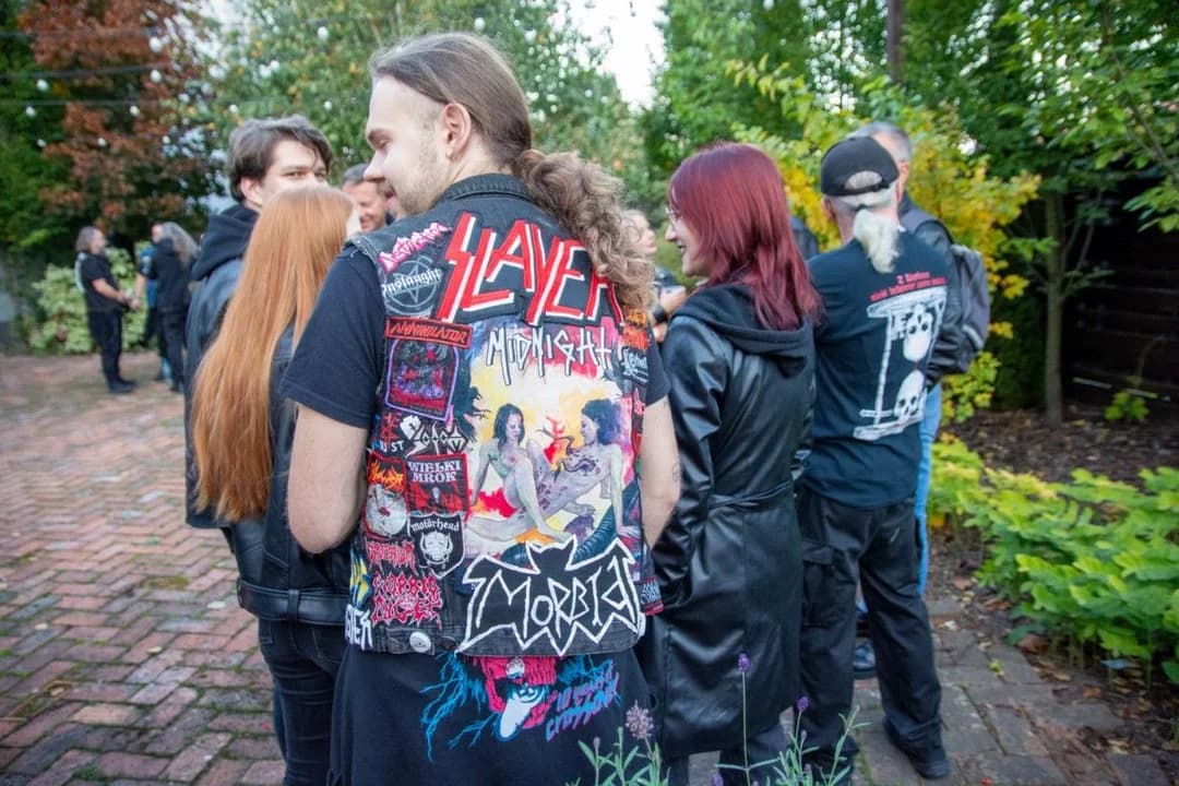 Mroczne klimaty w JOK-u, czyli Black Waves Fest po raz 9. w Jarocinie [ZDJĘCIA] — zdjęcie 2 z 98