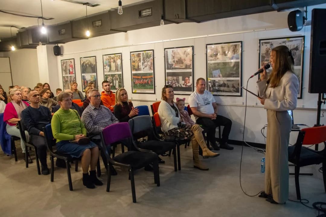 Jesienne klimaty na scenie Kamienicy Kultury w Jarocinie [ZDJĘCIA] — zdjęcie 3 z 27