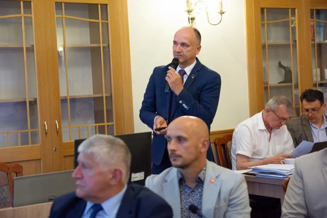 Sytuacja finansowa jarocińskiego szpitala na posiedzeniu rady powiatu [TRANSMISJA] — zdjęcie 6 z 23