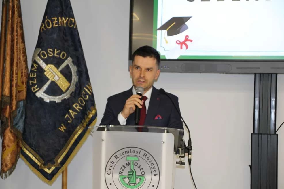 W Jarocinie odbyła się uroczysta ceremonia Wyzwolin Czeladniczych, czyli przejścia z ucznia na czeladnika [ZDJĘCIA, SONDA]