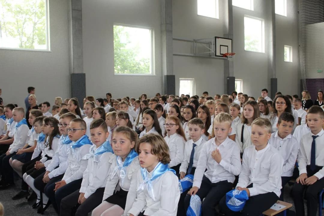 Szkoła w Witaszycach ma nietypowego patrona - Światowy Dzień Roweru — zdjęcie 2 z 187