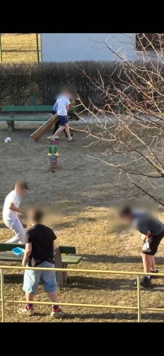 W biały dzień niszczyli plac zabaw na osiedlu. "Taka ekipa, że aż strach" — zdjęcie 4 z 6