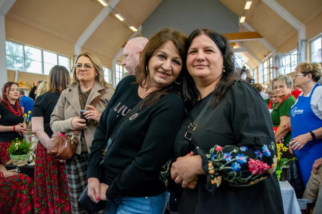 Wielkie tarcie chrzanu w Chrzanie. Przy tarkach stanęło blisko 100 KGW z całej Wielkopolski  [ZDJĘCIA, AKTUALIZACJA]
