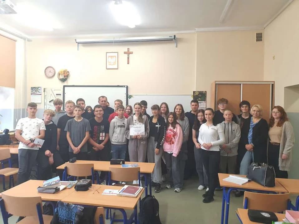 Uczniowie ze Szkoły Podstawowej w Mieszkowie po raz kolejny w kampanii społecznej Bezpieczny Przejazd [ZDJĘCIA]