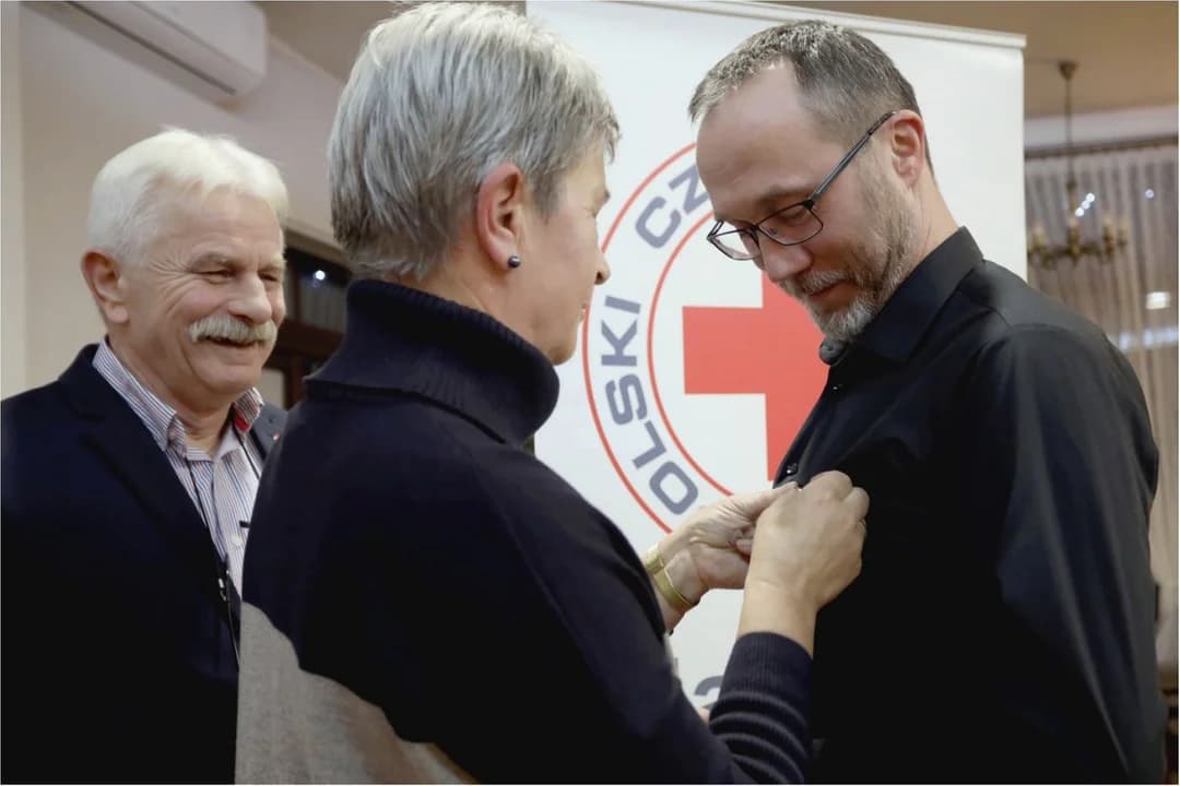 Wyróżniono najbardziej zasłużonych krwiodawców. Uroczystość w Klubie HDK w Jarocinie [ZDJĘCIA] — zdjęcie 5 z 34