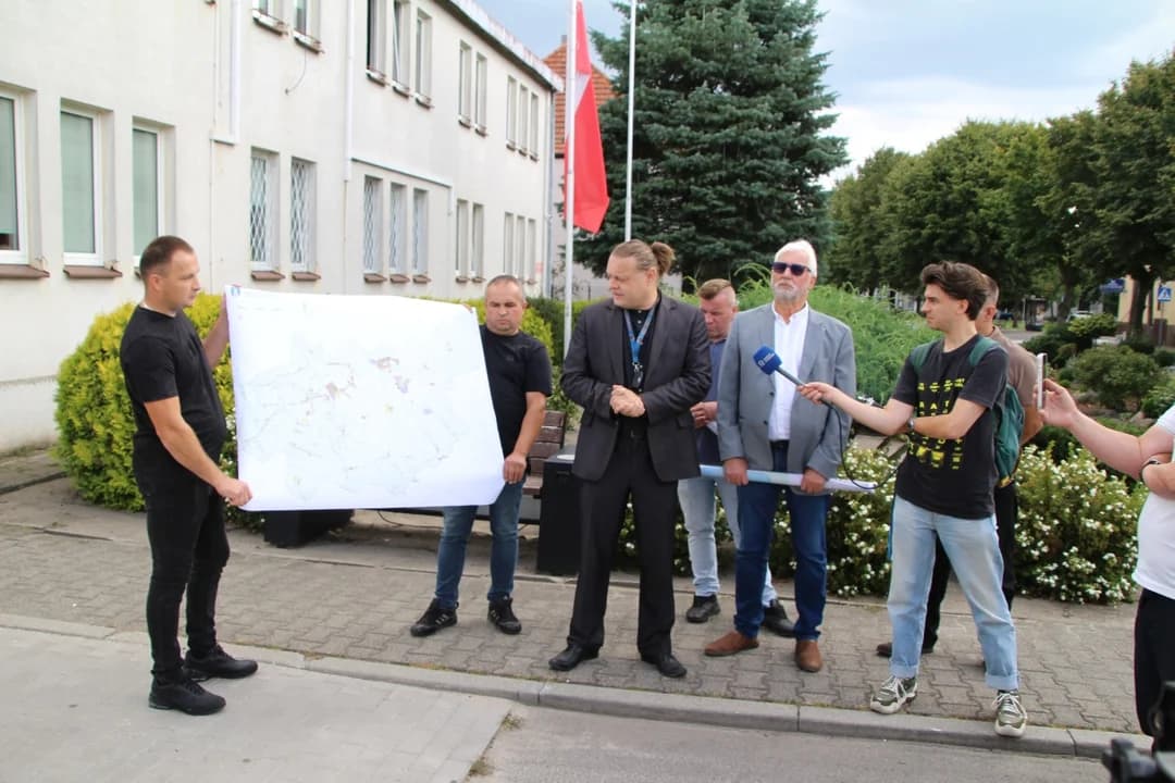Zagroził wójtowi referendum. Włodarz odpowiada — zdjęcie 3 z 26
