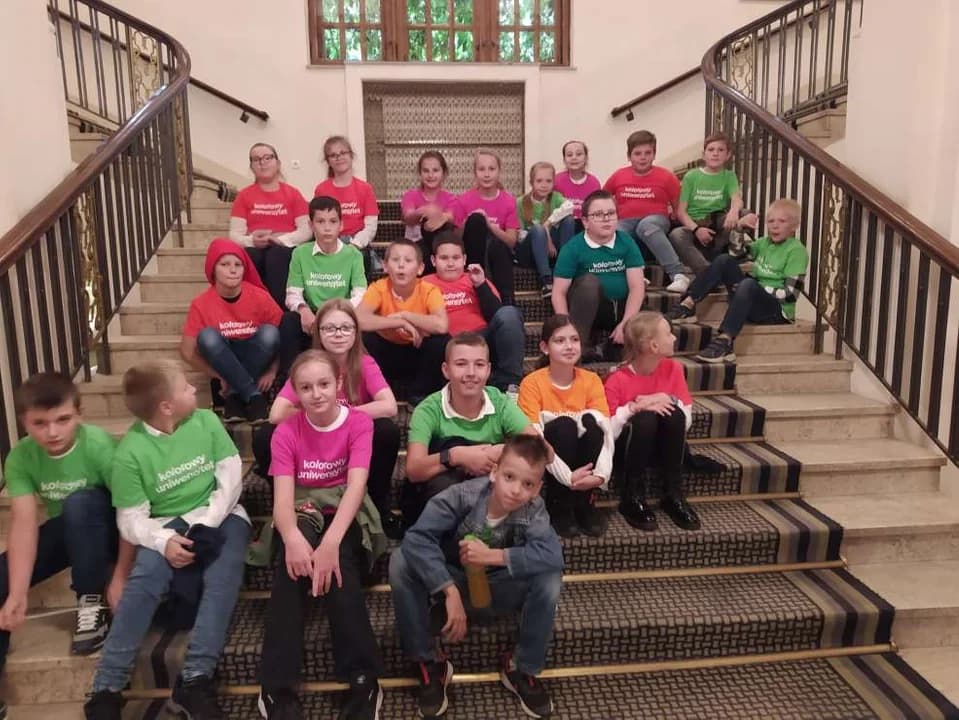 Uczniowie ze szkoły w Mieszkowie rozpoczęli studia na Kolorowym Uniwersytecie w Poznaniu [ZDJĘCIA]